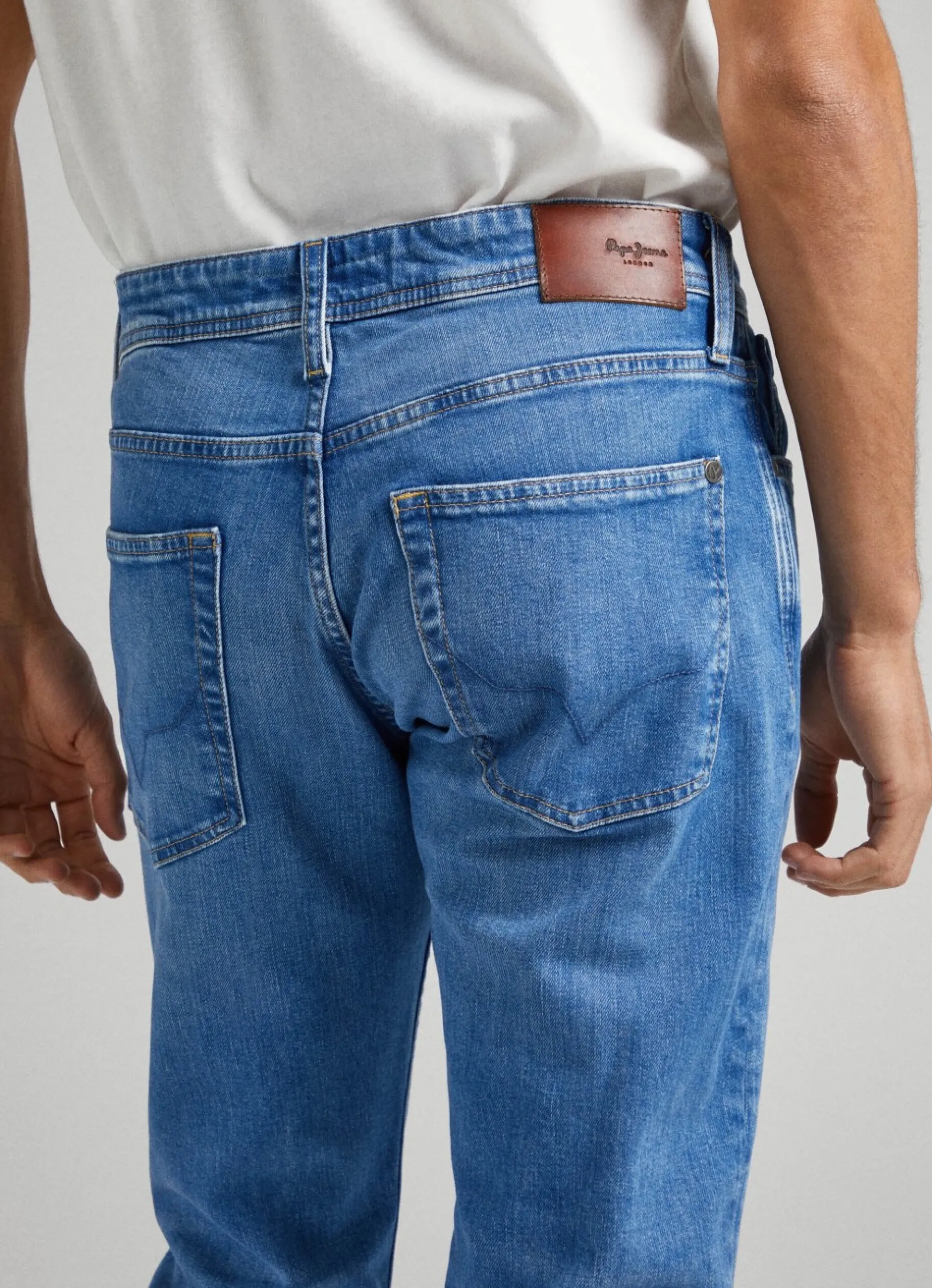 Men Pepe Jeans Cash Regular Fit Mid-Rise Jeans