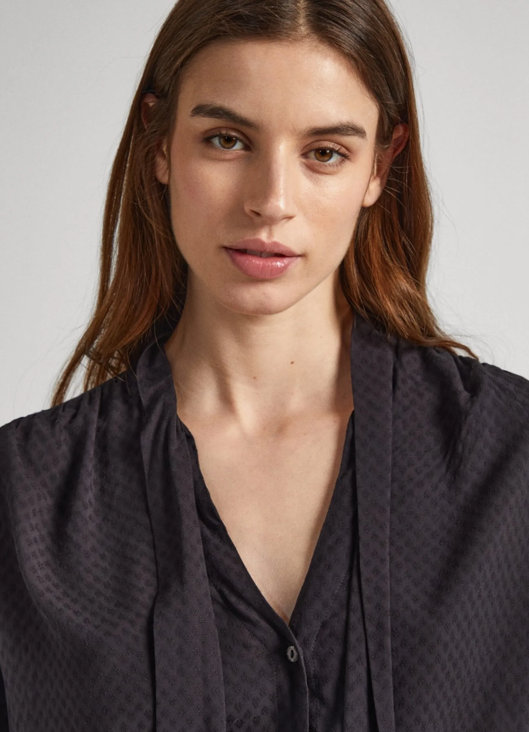 Women Pepe Jeans Dobby Blouse With Tie Neck