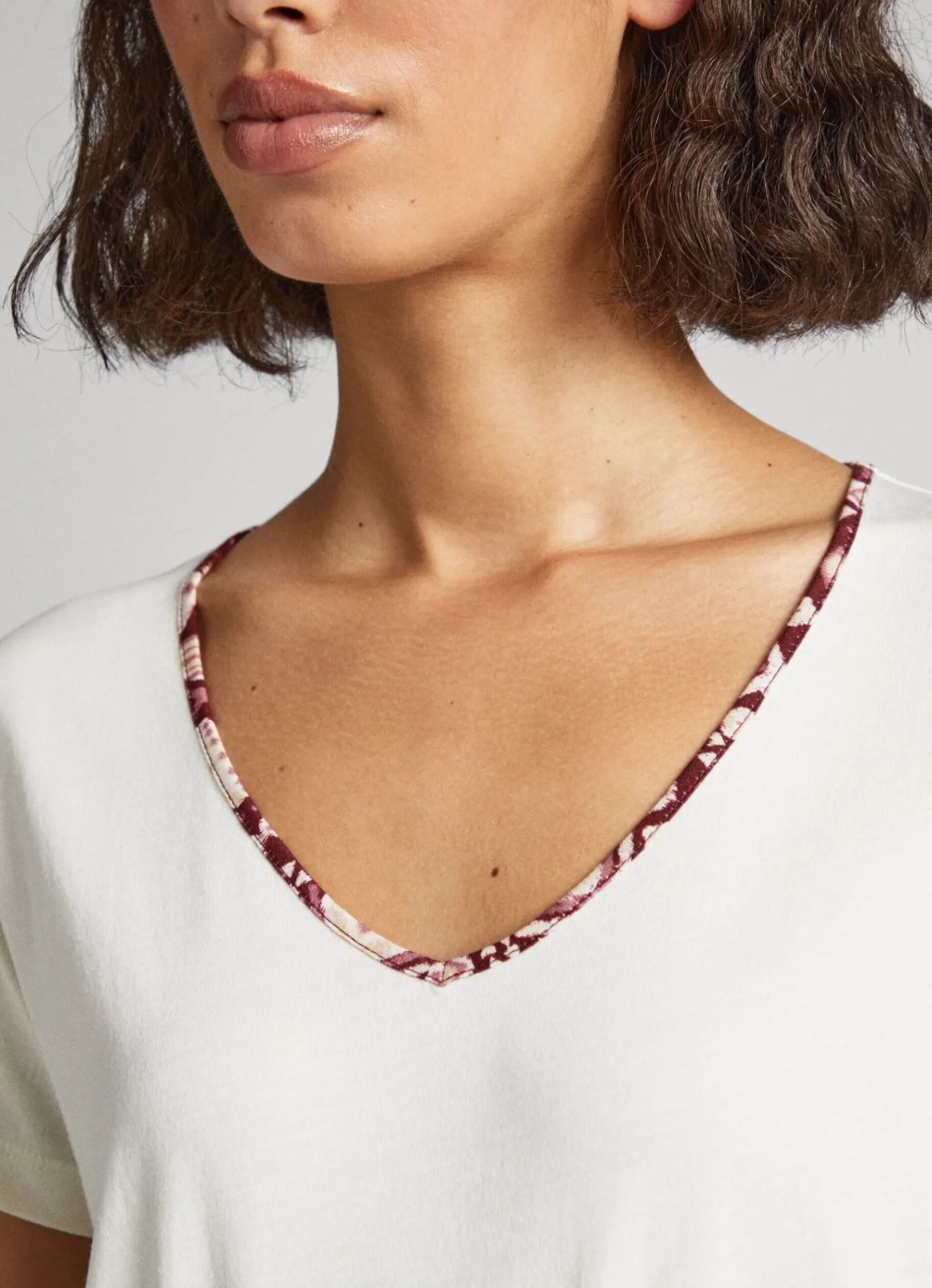 Women Pepe Jeans Flowing V-Neck T-Shirt